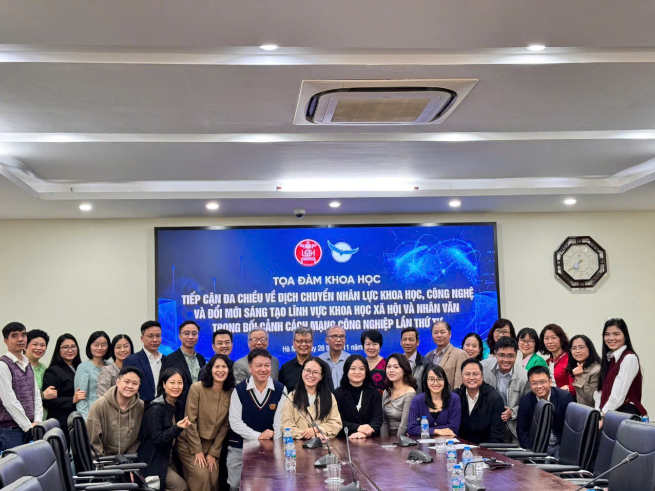 Tổng kết Tọa đàm: “Tiếp cận đa chiều về dịch chuyển nhân lực khoa học, công nghệ và đổi mới sáng tạo lĩnh vực khoa học xã hội và nhân văn trong bối cảnh Cách mạng công nghiệp lần thứ tư”